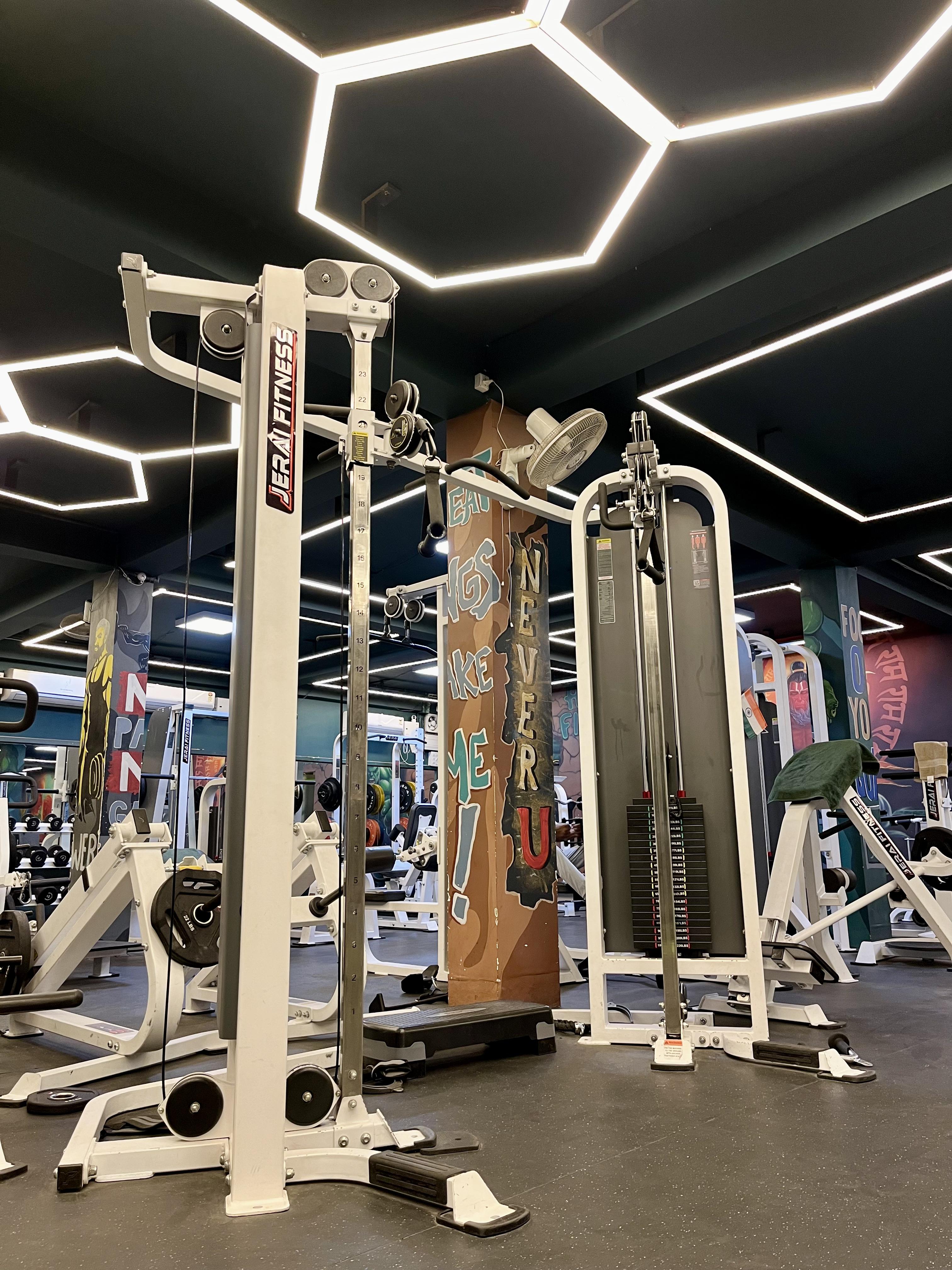 Wide angle view of Hulk Fitness interior