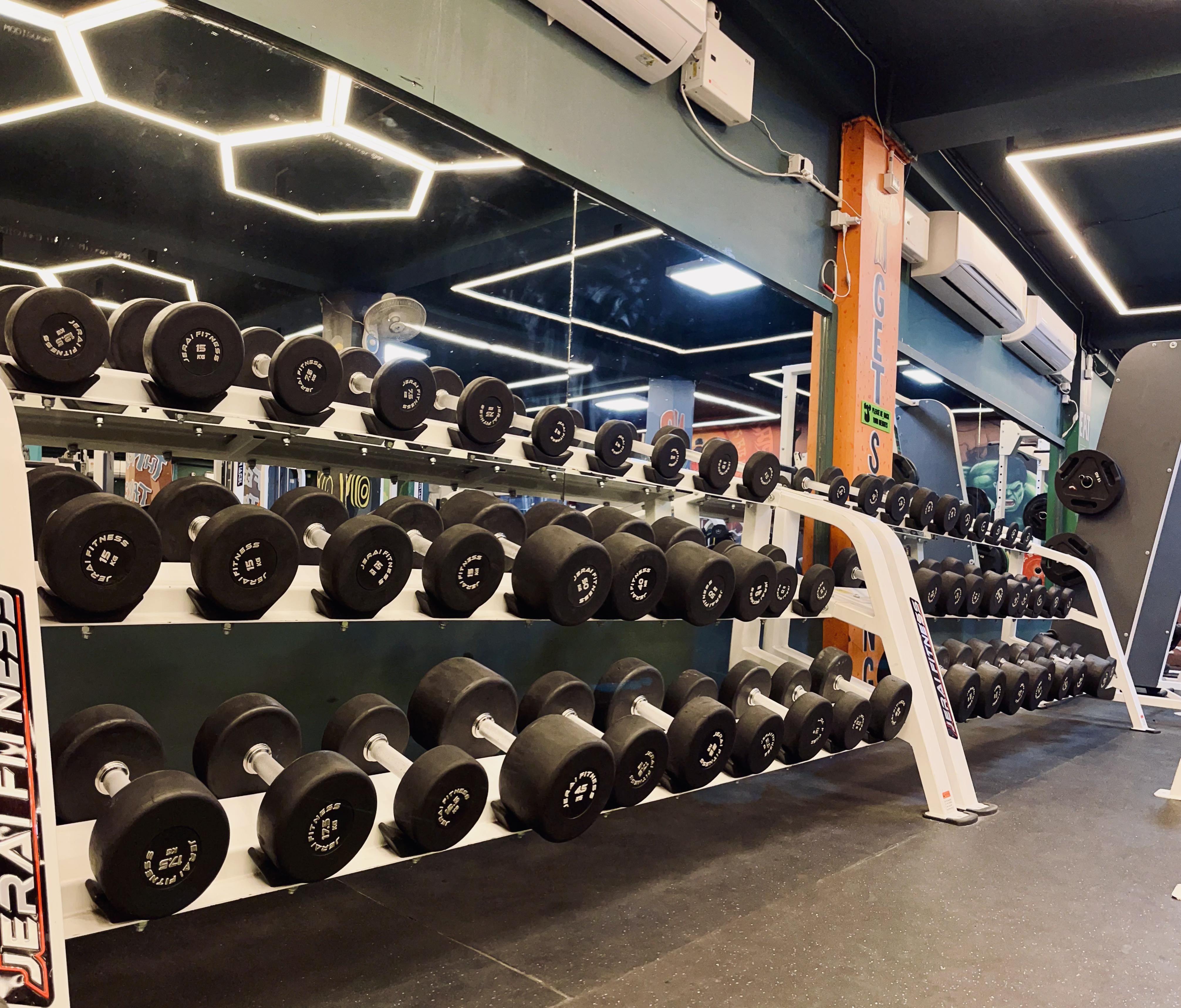 Cable and pulley station at Hulk Fitness Patna